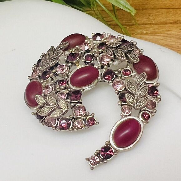 Retro Vintage Brooch Leaf Swirl Burgundy Red Rhinestone Cabochon Foliage 4337 - Picture 4 of 7